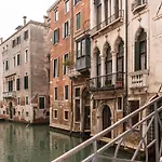Fenice Double Canal View By Lionhost Apartmán *