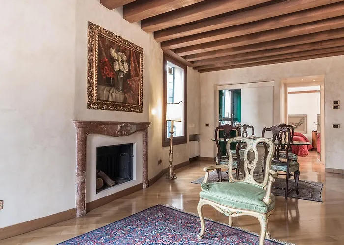 Fenice Double Canal View By Lionhost * 威尼斯