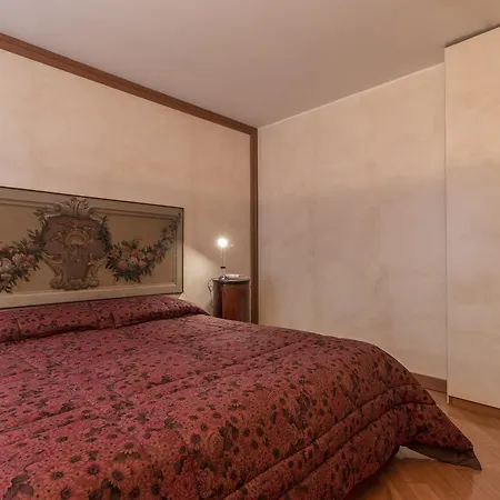 Апартаменты La Fenice Double Canal View Венеция