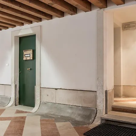 La Fenice Double Canal View Венеция